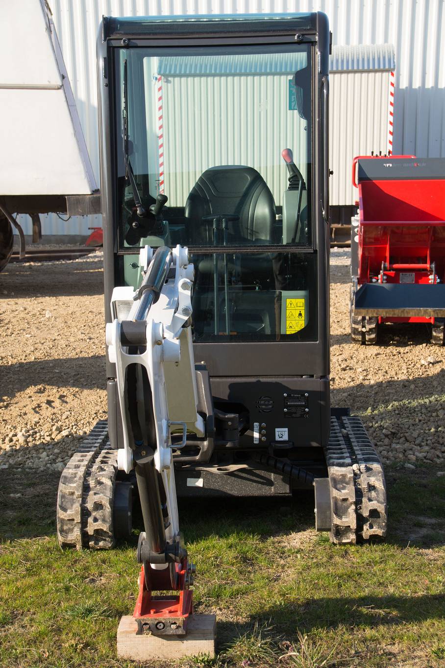 Bobcat E17
